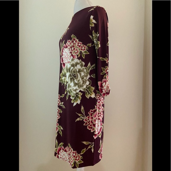 😍BEAUTIFUL Burgundy Dress w/Flower Print - Picture 3 of 6